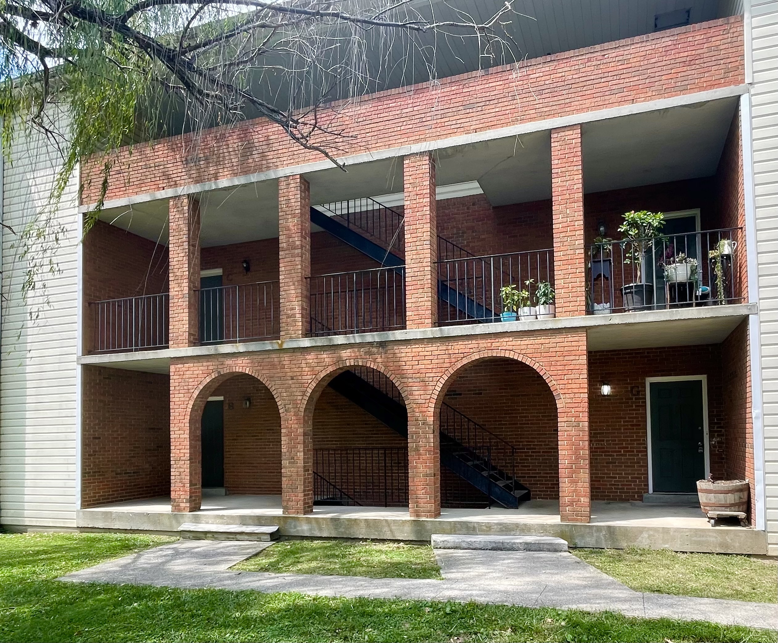 424 Harrodsburg Lane - C